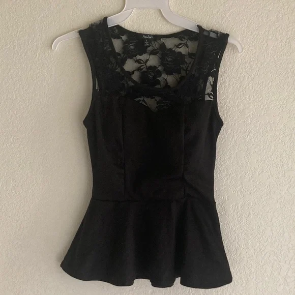 Papaya Elegant Blouse Size Small - Picture 2 of 4